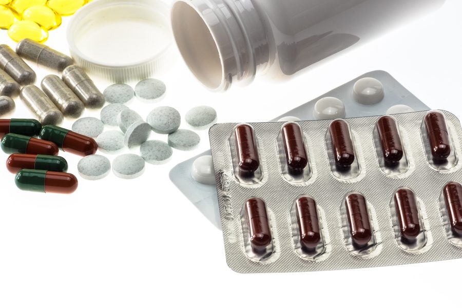 drugs-g81e013342_1920.jpg